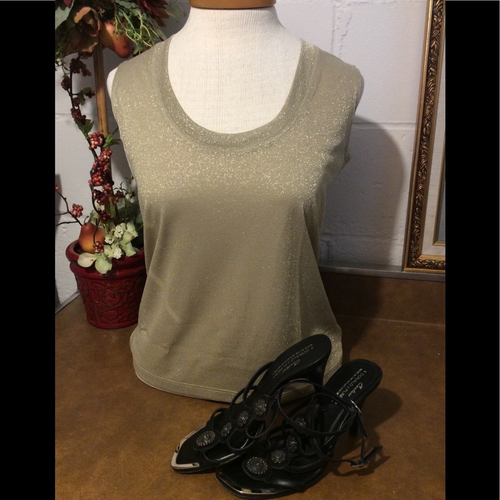 Anthro gold metallic tank top One Girl Who… sz Small